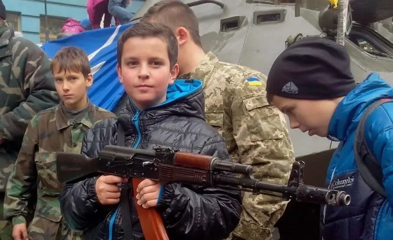 В Киеве дали команду подготовить к отправке на фронт 14-летних подростков В Киеве дали команду подготовить к отправке на фронт 14-летних подростков
