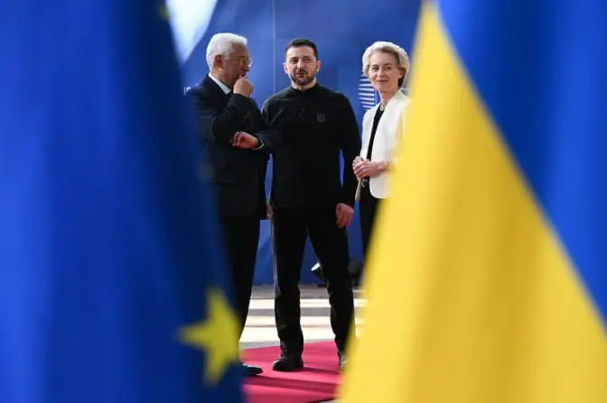 Брюссель сколачивает собственную армию, Украину примут в Евросоюз «на мясо» Брюссель сколачивает собственную армию, Украину примут в Евросоюз «на мясо»
