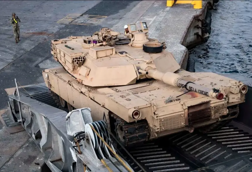 Австралийские танки никак не доедут до Украины Австралийские танки никак не доедут до Украины