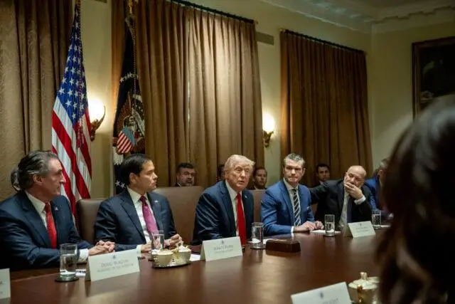 Страхи Белого дома: в США раскрыли, почему Трамп не спешит помогать Киеву Страхи Белого дома: в США раскрыли, почему Трамп не спешит помогать Киеву