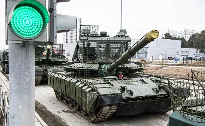 Т-90М оказались нужнее сегодня не на Украине, а под Питером Т-90М оказались нужнее сегодня не на Украине, а под Питером