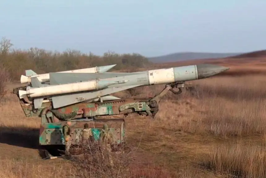 Переделанные для наземных целей установки С-200 показали на Украине Переделанные для наземных целей установки С-200 показали на Украине