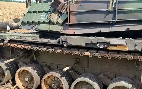 Российский боец показал трофейный Abrams Российский боец показал трофейный Abrams