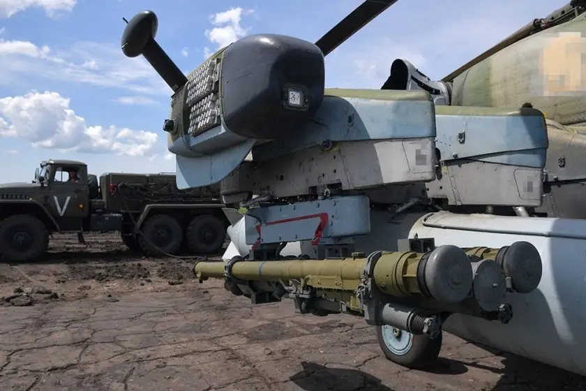 Ракета "Игла-В" вертолета Ка-52 разнесла на части украинский БПЛА Ракета "Игла-В" вертолета Ка-52 разнесла на части украинский БПЛА
