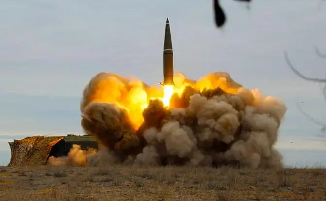 Ударами по нашим «стратегам» и поездам Киев точно напросился на «Орешник» Ударами по нашим «стратегам» и поездам Киев точно напросился на «Орешник»