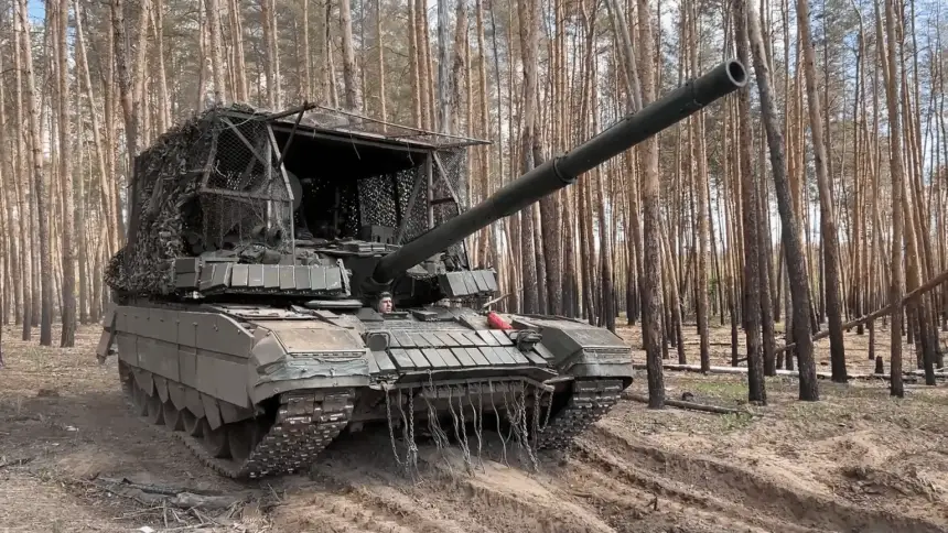 Танк-невидимка: Т-90М сорвал переброску ВСУ с закрытой позиции в Донбассе Танк-невидимка: Т-90М сорвал переброску ВСУ с закрытой позиции в Донбассе