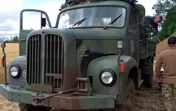 Эстония поставила ВСУ швейцарские автомобили Saurer разработки 50-х годов Эстония поставила ВСУ швейцарские автомобили Saurer разработки 50-х годов