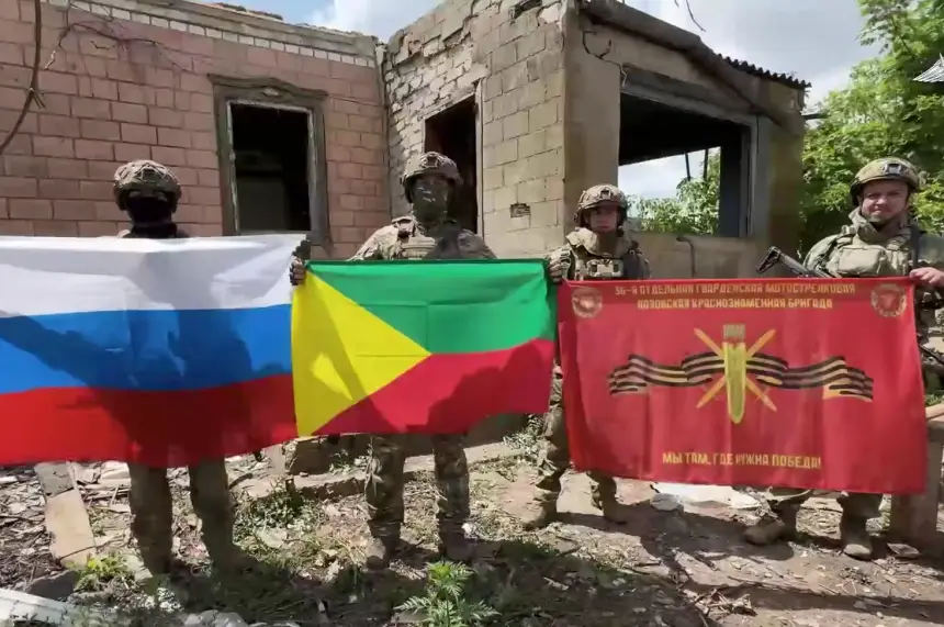 Паника и бегство: бойцы «Востока» раскрыли детали дерзкого штурма Ялты Паника и бегство: бойцы «Востока» раскрыли детали дерзкого штурма Ялты