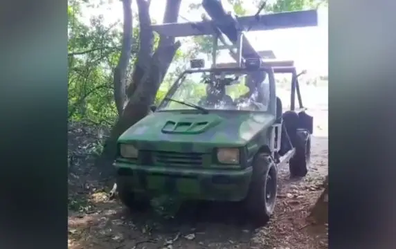 На базе "Оки" создали пусковую установку дрона-камикадзе "Молния" На базе "Оки" создали пусковую установку дрона-камикадзе "Молния"