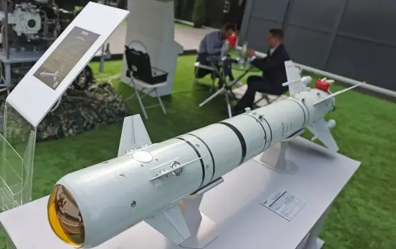 Российская ракета "Изделие 305" теперь бьет на 25 км Российская ракета "Изделие 305" теперь бьет на 25 км