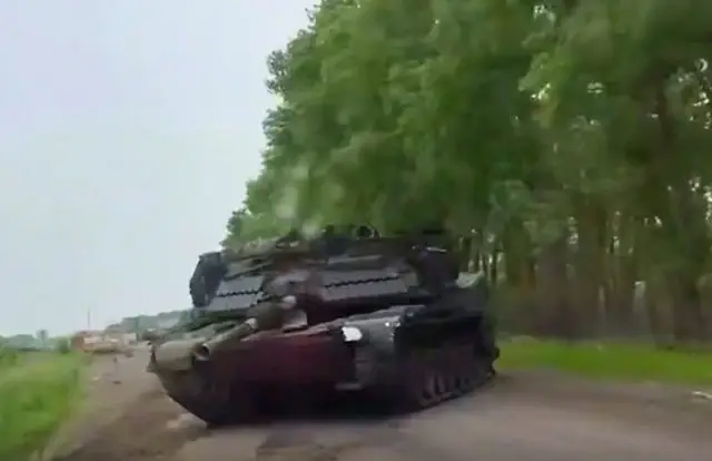 Нашими трофеями стали два "Абрамса" и редкий тягач на базе "Челенджера 1" Нашими трофеями стали два "Абрамса" и редкий тягач на базе "Челенджера 1"