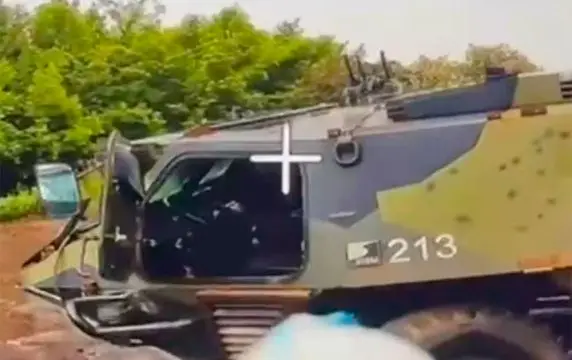 Появилось видео поражения финского БТР Sisu XA-180 в дверь водителя Появилось видео поражения финского БТР Sisu XA-180 в дверь водителя