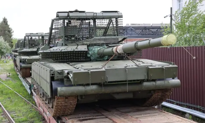 Т-80БВМ нового поколения: ВС РФ отправили бронетехнику с усиленной защитой Т-80БВМ нового поколения: ВС РФ отправили бронетехнику с усиленной защитой
