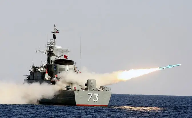 Война на море: ВМС Ирана загнали британский эсминец в оперативную ловушку Война на море: ВМС Ирана загнали британский эсминец в оперативную ловушку