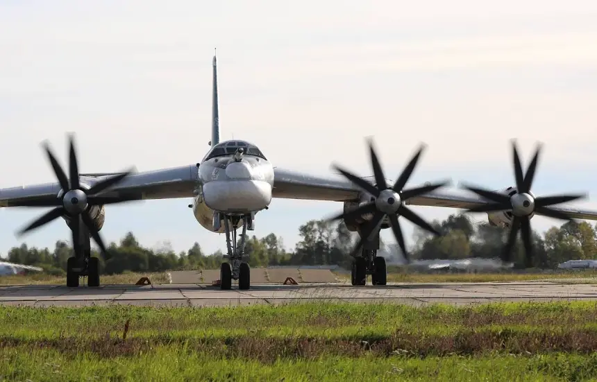 На замену устаревшим ракетоносцам подойдет пассажирский Ту-214