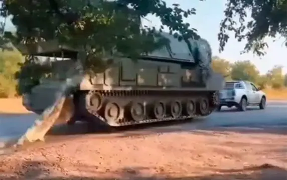 На Украине показали "прицепной макет" ЗРК "Бук-М1" На Украине показали "прицепной макет" ЗРК "Бук-М1"