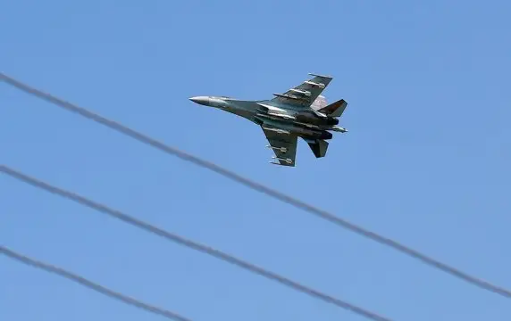 Су-35 вооружили еще одной дальнобойной ракетой, способной бить на 190 км Су-35 вооружили еще одной дальнобойной ракетой, способной бить на 190 км