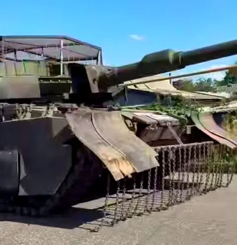 Вэсэушники опять усилили защиту Leopard 2A4, чем она отличается от прежней Вэсэушники опять усилили защиту Leopard 2A4, чем она отличается от прежней