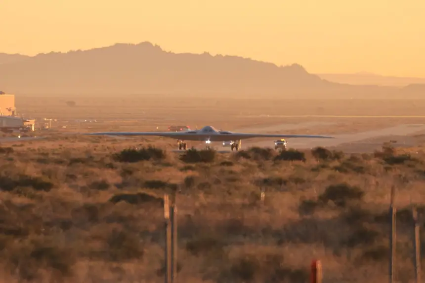 В США создают новые бомбы для бомбардировщика B-21 Raider В США создают новые бомбы для бомбардировщика B-21 Raider