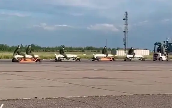 Появилось видео перевозки сразу четырех боеприпасов УМПБ Д-30СН Появилось видео перевозки сразу четырех боеприпасов УМПБ Д-30СН