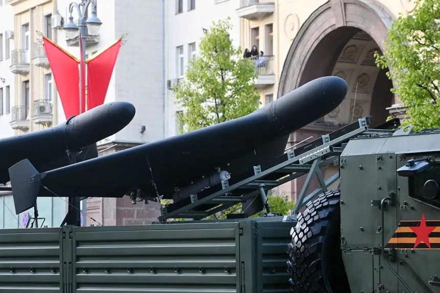 Западные СМИ прогнозируют применение ВС РФ 1000 дронов в сутки Западные СМИ прогнозируют применение ВС РФ 1000 дронов в сутки