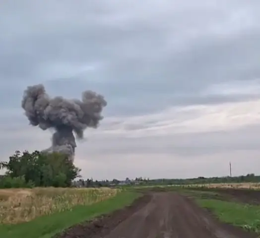 Гигантское облако дыма и пыль от взрыва ФАБ-3000 показали с земли вблизи Гигантское облако дыма и пыль от взрыва ФАБ-3000 показали с земли вблизи