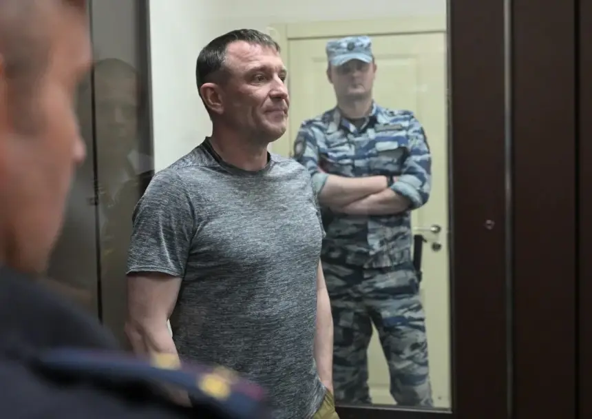 «Сильный шаг»: опального генерала Попова наградили орденом