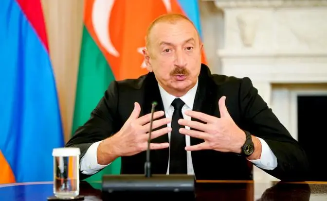 Алиев послал сигнал Минобороны РФ: Мою нефть на Украине трогать не смейте Алиев послал сигнал Минобороны РФ: Мою нефть на Украине трогать не смейте
