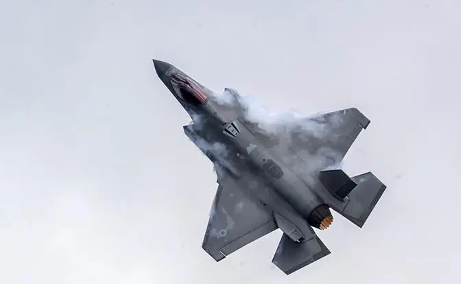Катастрофа F-35 на Аляске: истребитель промочил ноги, а потом сошел с ума Катастрофа F-35 на Аляске: истребитель промочил ноги, а потом сошел с ума