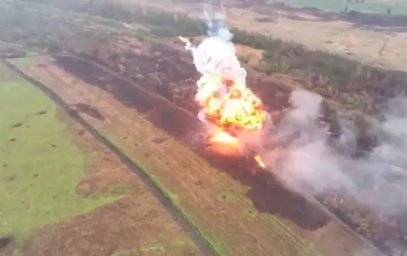 Появилось видео взрыва украинской БМП-2: башня улетела на десятки метров