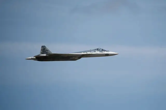 Новый удар по НАТО: Су-57 модифицировали новейшими гиперзвуковыми ракетами Новый удар по НАТО: Су-57 модифицировали новейшими гиперзвуковыми ракетами