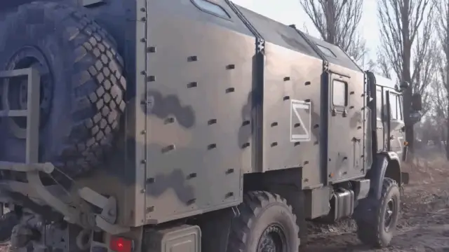 «У страха глаза велики»: одинокий грузовик ВС РФ вызвал истерию на Украине
