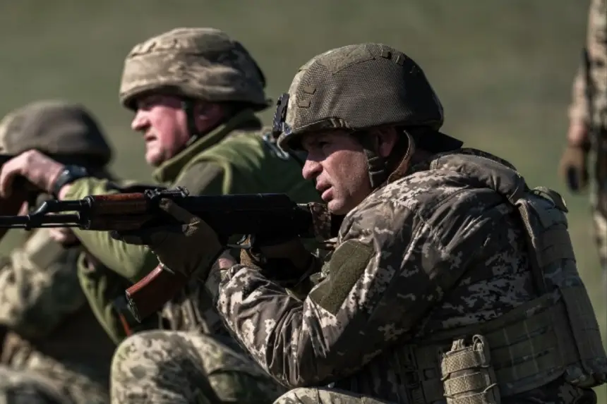 Чужаки держат фронт: Киев превращает Донбасс в арену наёмников