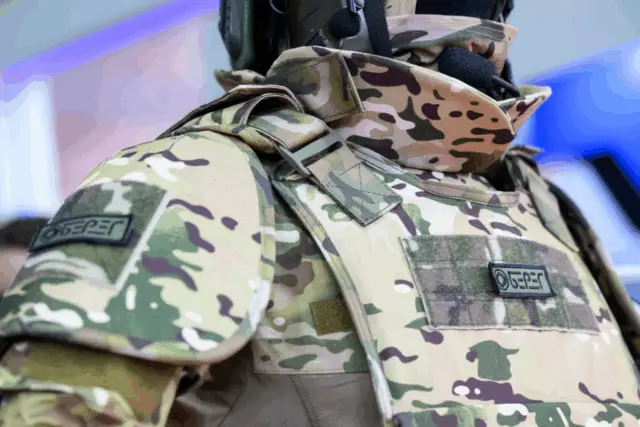 Журналисты под защитой: в РФ создали специальную экипировку для военкоров Журналисты под защитой: в РФ создали специальную экипировку для военкоров