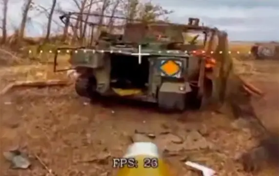 Появилось видео уничтожения необычного украинского БТР M113 Появилось видео уничтожения необычного украинского БТР M113
