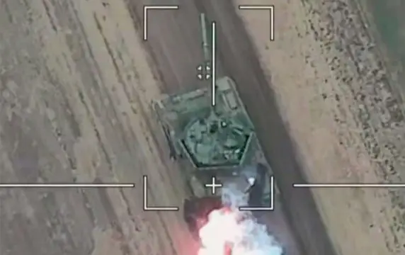 Смертоносный дуэт "КВН" и "Ланцета" сжег ехавший на большой скорости Т-64БВ