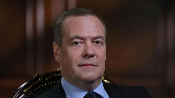 Военный психоз «имбецила»: в России высмеяли министра обороны Бельгии Военный психоз «имбецила»: в России высмеяли министра обороны Бельгии