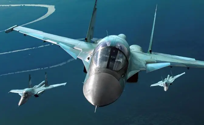 Атакующий маневр Су-34 в небе Украины восхитил Алжир