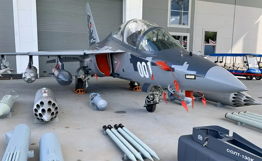 Зачем учебный Як-130 переделывают в боевой