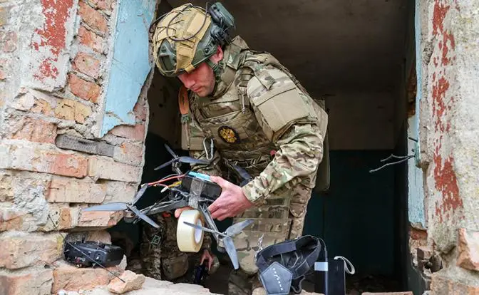 Bild расстроила Мерца, показав, как русские берут в плен бандеровцев Bild расстроила Мерца, показав, как русские берут в плен бандеровцев