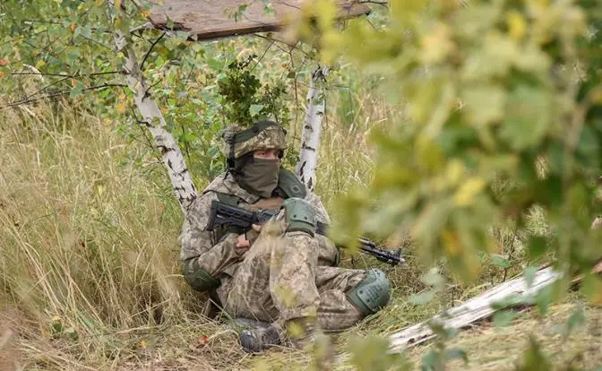 От Джеймсов Бондов из Ми6 на Украине не протолкнуться От Джеймсов Бондов из Ми6 на Украине не протолкнуться