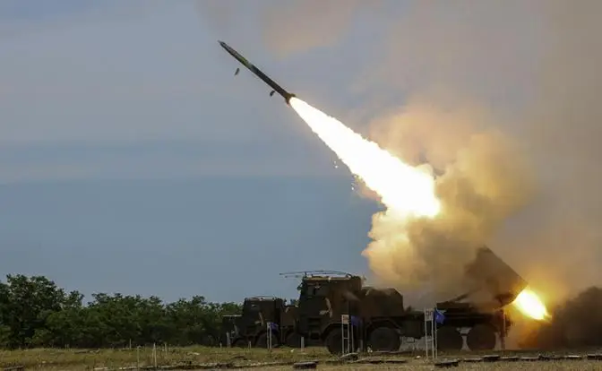 «Орешником» нас на испуг не возьмешь: Эстония закупает у Южной Кореи РСЗО