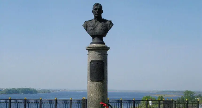 Генерал неба: лётчик-ас Арсений Ворожейкин Генерал неба: лётчик-ас Арсений Ворожейкин