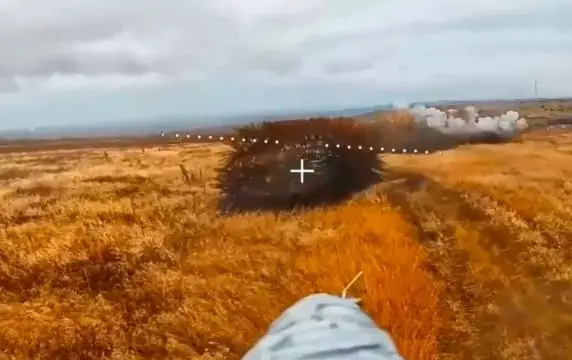 Российские дроны сожгли два M113 ВСУ с "ежовой защитой" и добили их десант Российские дроны сожгли два M113 ВСУ с "ежовой защитой" и добили их десант
