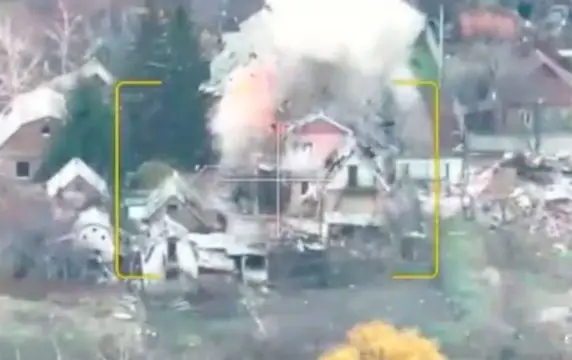 Российские дроны и артиллерия разнесли пункт управления коптерами R-18