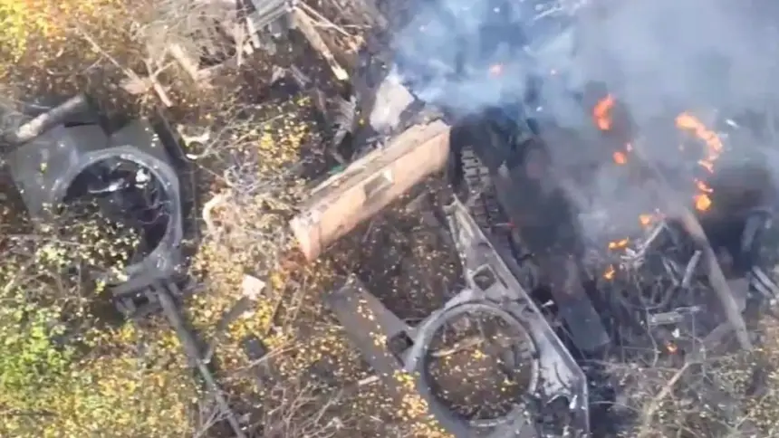 Впервые показали, разорванный на части Leopard 1A5 ВСУ с отлетевшей башней