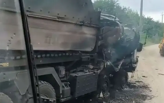 Украинский MAN HX 81 RMMV с полностью выгоревшей кабиной сняли на видео