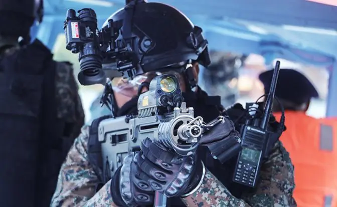 Британский спецназ играет мускулами перед морпехами Балтфлота