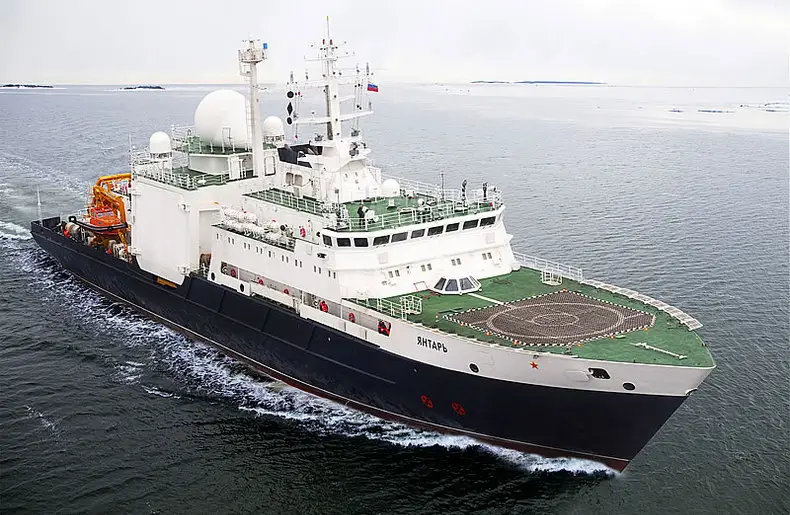 В британской разведке призвали стрелять по российскому кораблю «Янтарь»