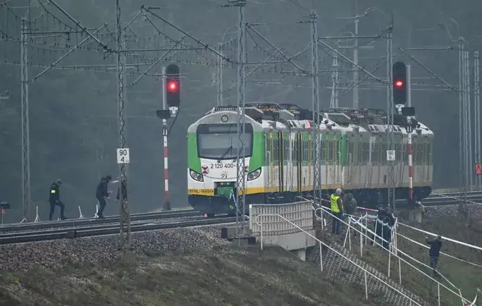 Взрыв на железной дороге в Польше совершили украинцы